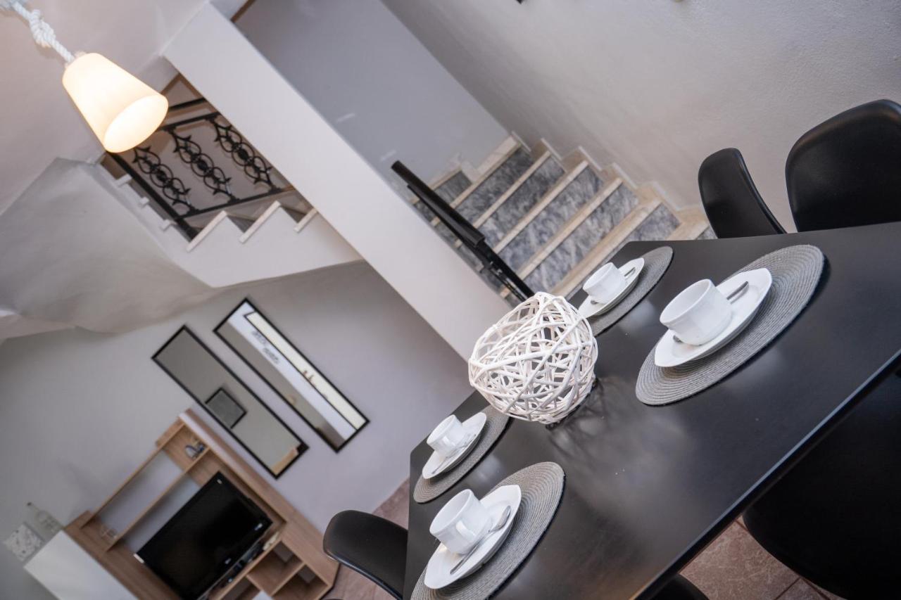 Magdalene'S Premium Apartments Ofrínion المظهر الخارجي الصورة