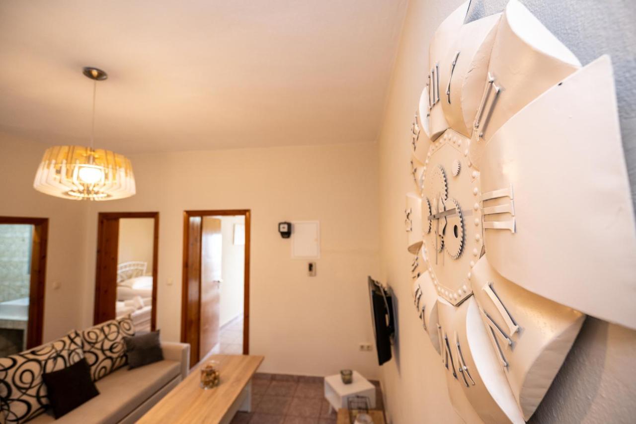 Magdalene'S Premium Apartments Ofrínion المظهر الخارجي الصورة