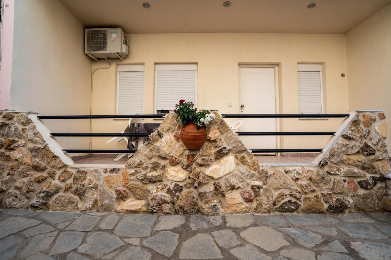 Magdalene'S Premium Apartments Ofrínion المظهر الخارجي الصورة