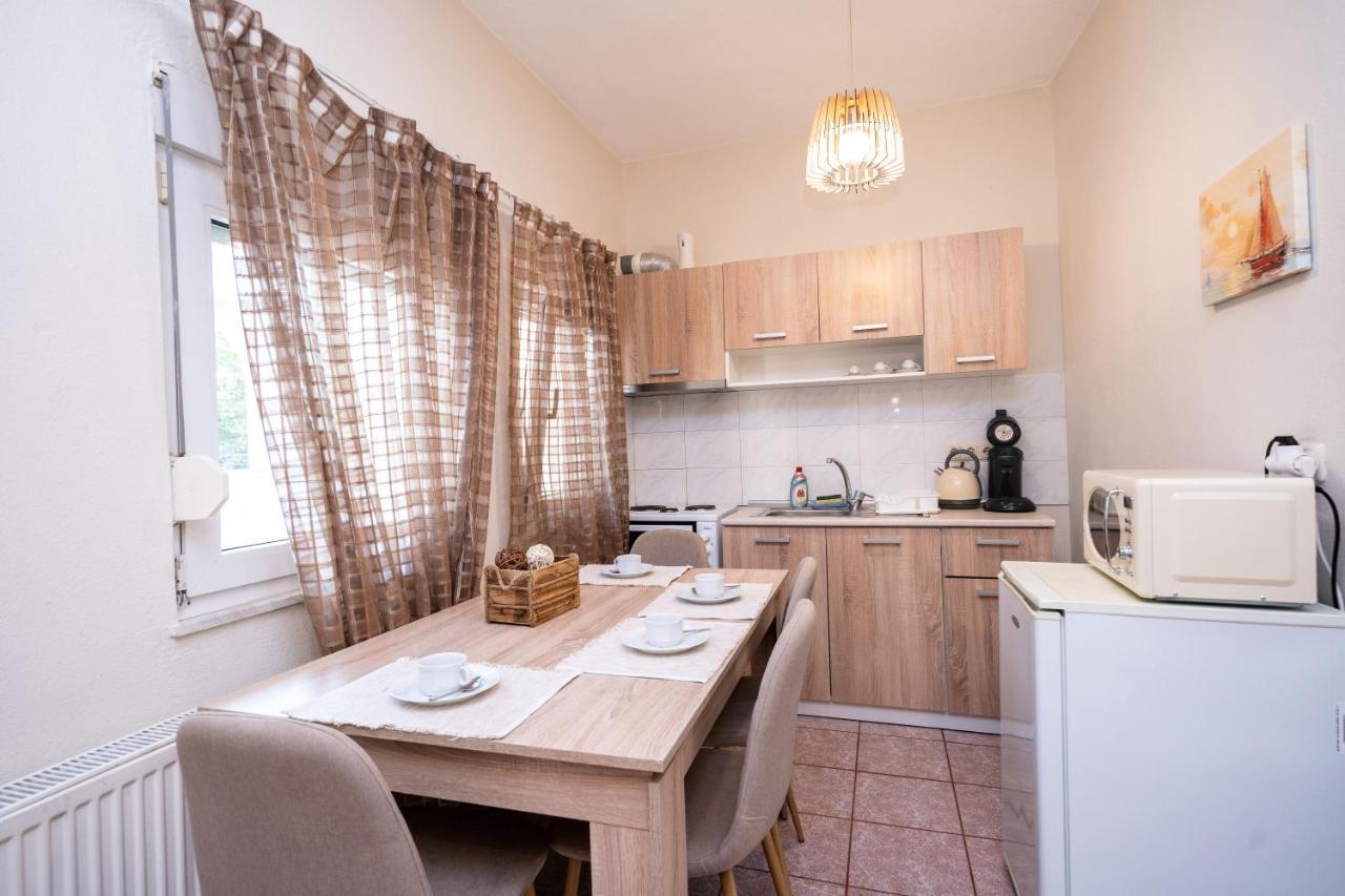 Magdalene'S Premium Apartments Ofrínion المظهر الخارجي الصورة