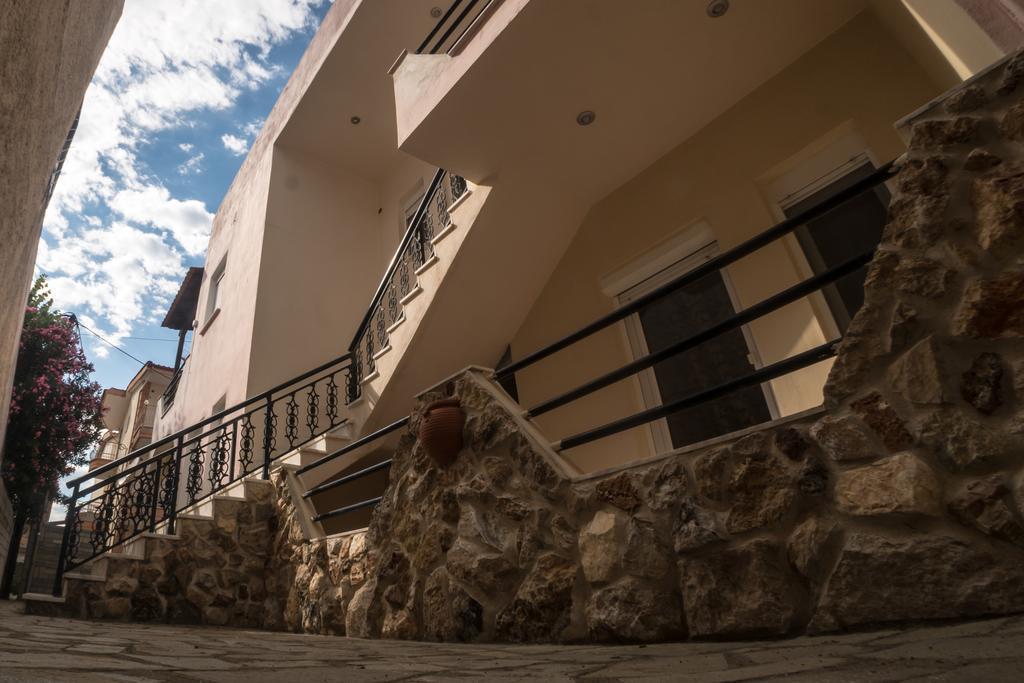 Magdalene'S Premium Apartments Ofrínion المظهر الخارجي الصورة