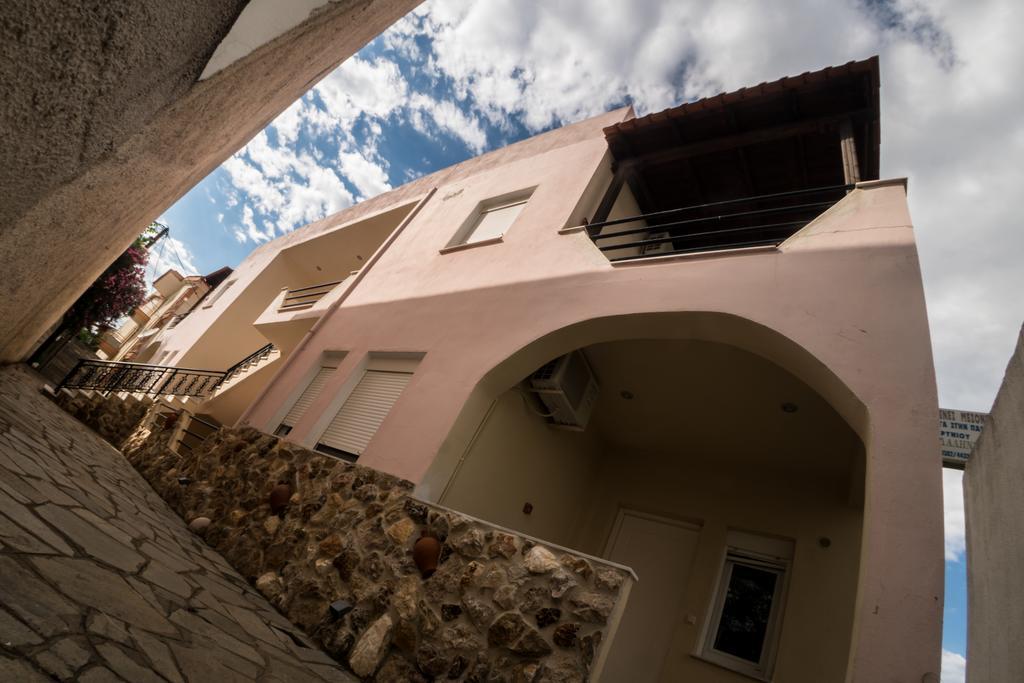 Magdalene'S Premium Apartments Ofrínion المظهر الخارجي الصورة